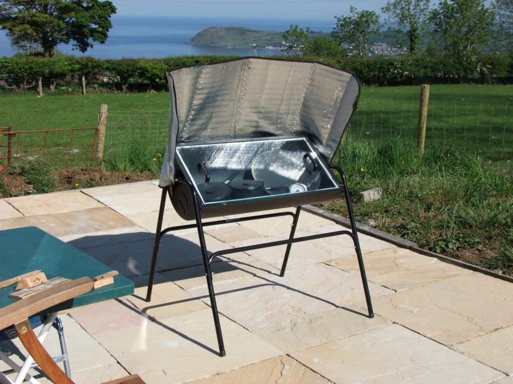 picture-of-a-solar-cooker